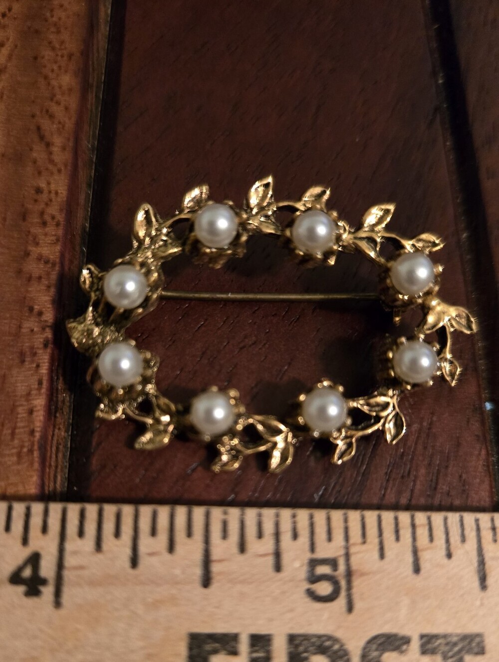 Antique Pearl Wreath Gold Tone Brooch